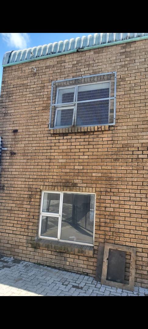 To Let commercial Property for Rent in Sidwell Eastern Cape